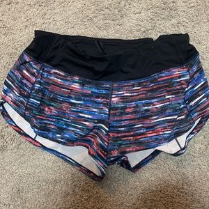 Lululemon Hotty Hot Shorts 2.5 inches